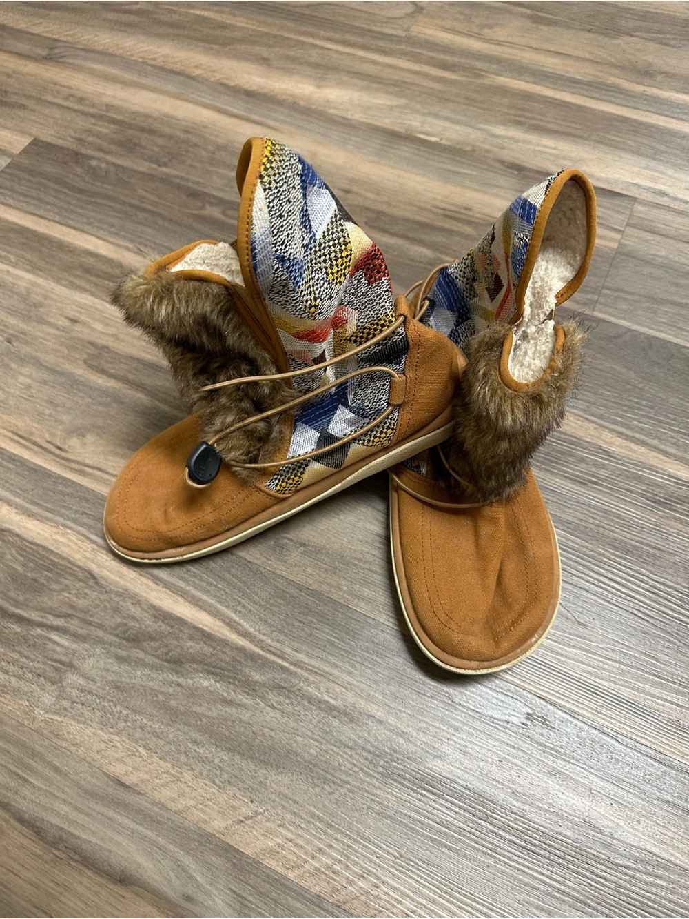 Sanuk Tripper Southwest Style Boots - Picture 8 of 10